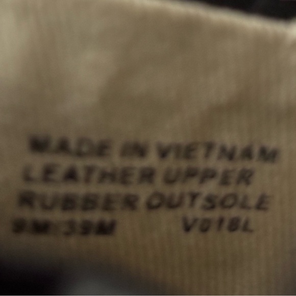 Michael Kors Black
Leather Espadrille
Slip-On Flats Size 9M - Picture 14 of 14